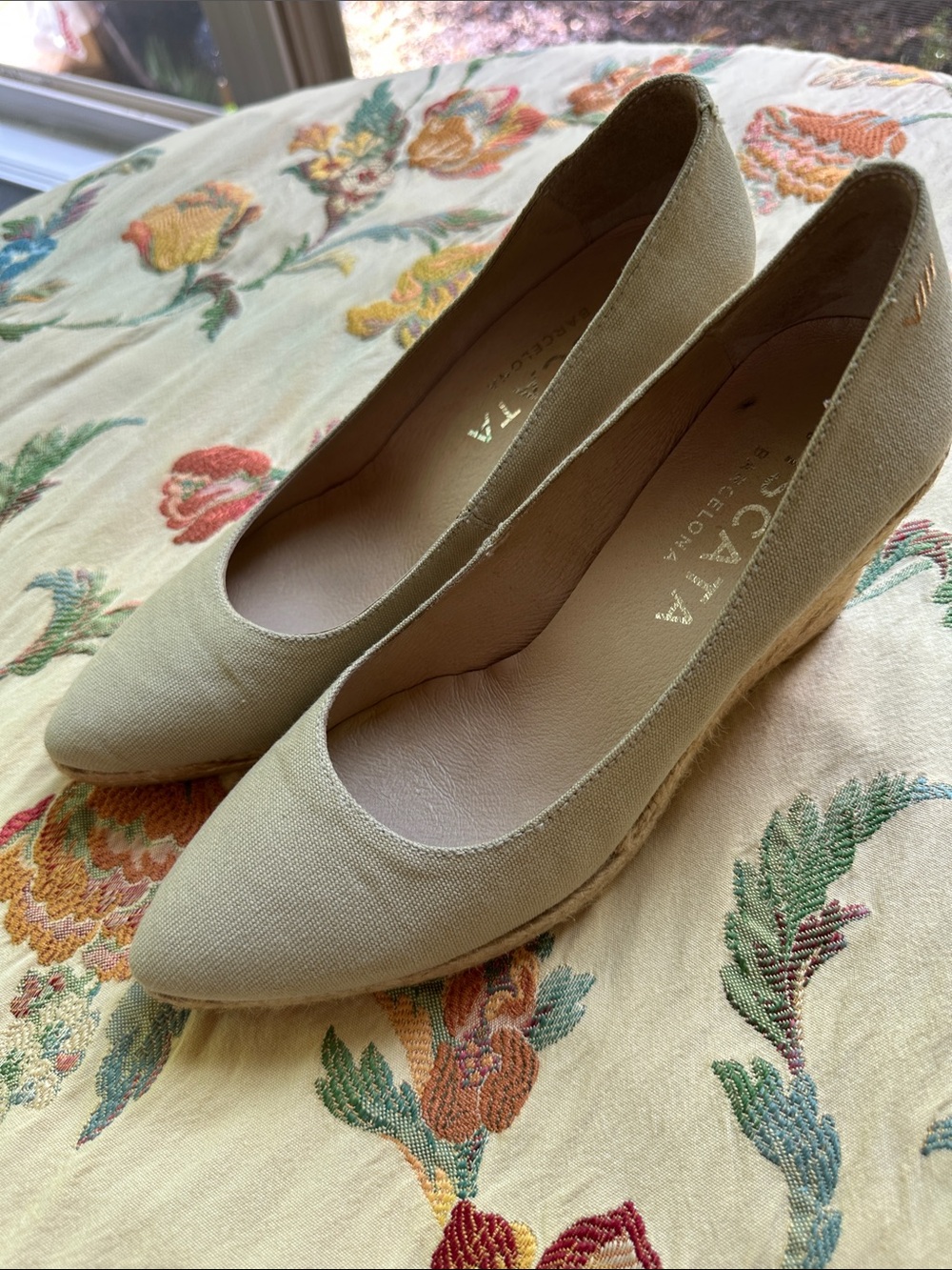 Viscata Barcelona  Women's Tan Canvas Pointed Espadrille Wedges